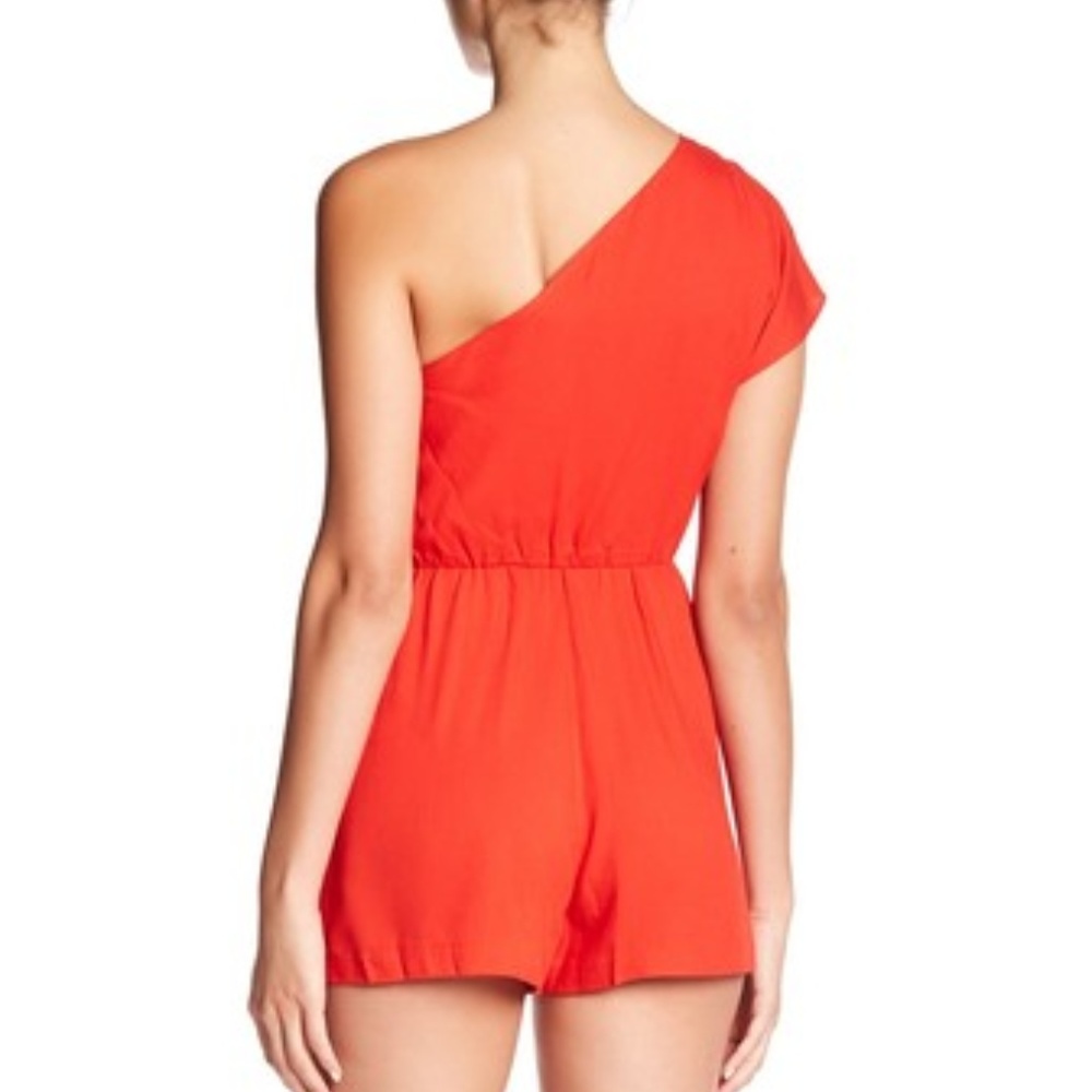 *NWT* alice + olivia Draped One Shoulder Romper - Picture 2 of 2